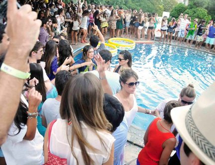 Brazuca Feeling House 